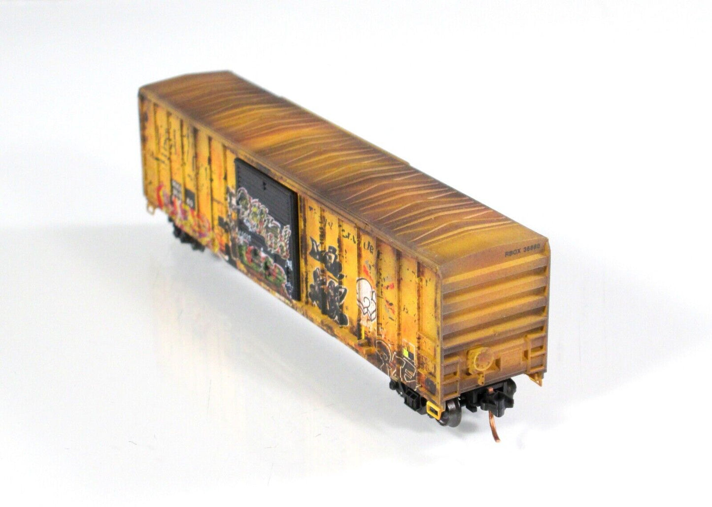 N Scale **RAILBOX GRAFFITI** Box Car #36880 - Micro Trains NSE MTL 16-36 *RARE*