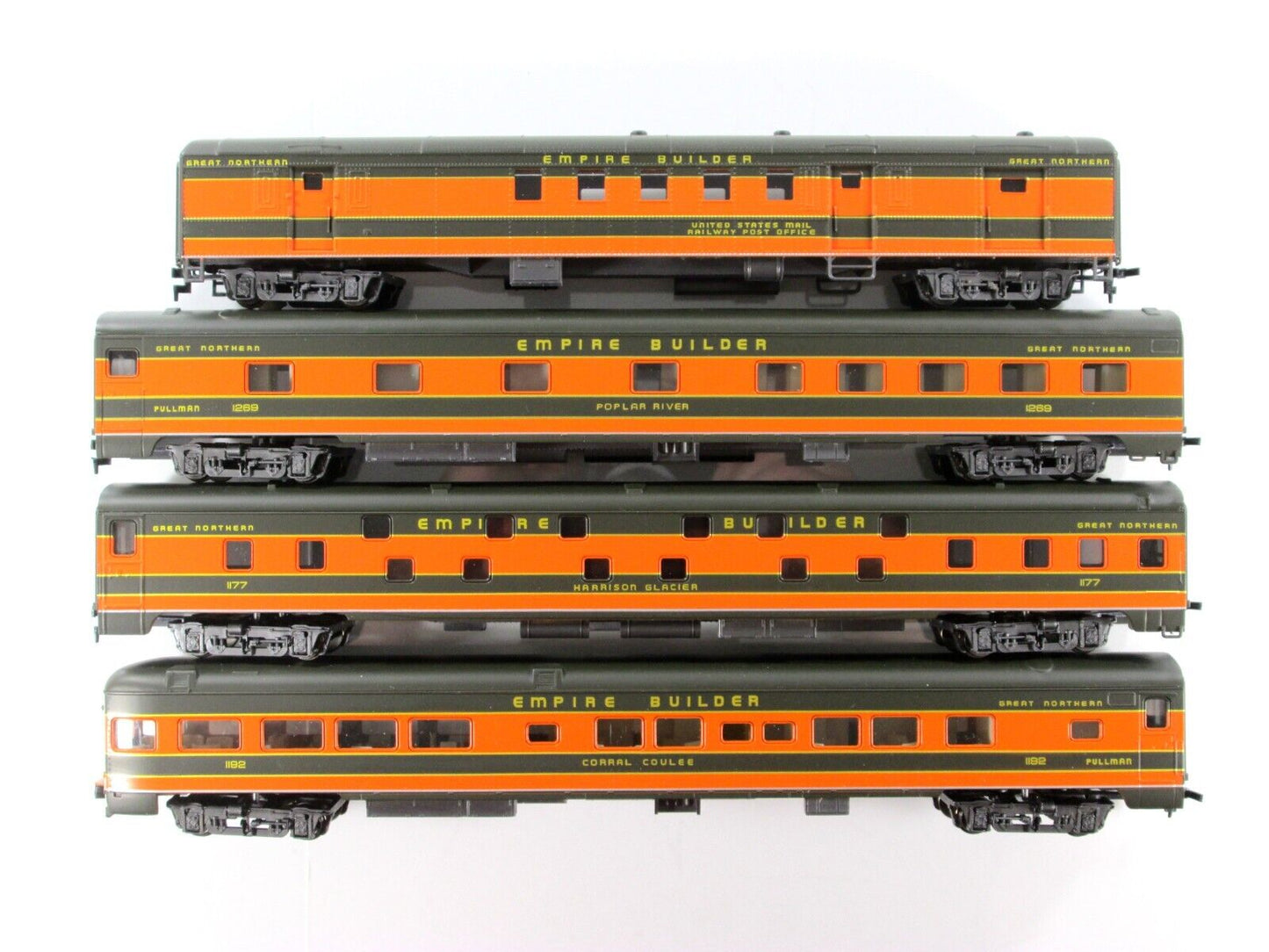 HO Scale **GREAT NORTHERN EMPIRE BUILDER** 1930s Passenger Set B -Rivarossi 6945