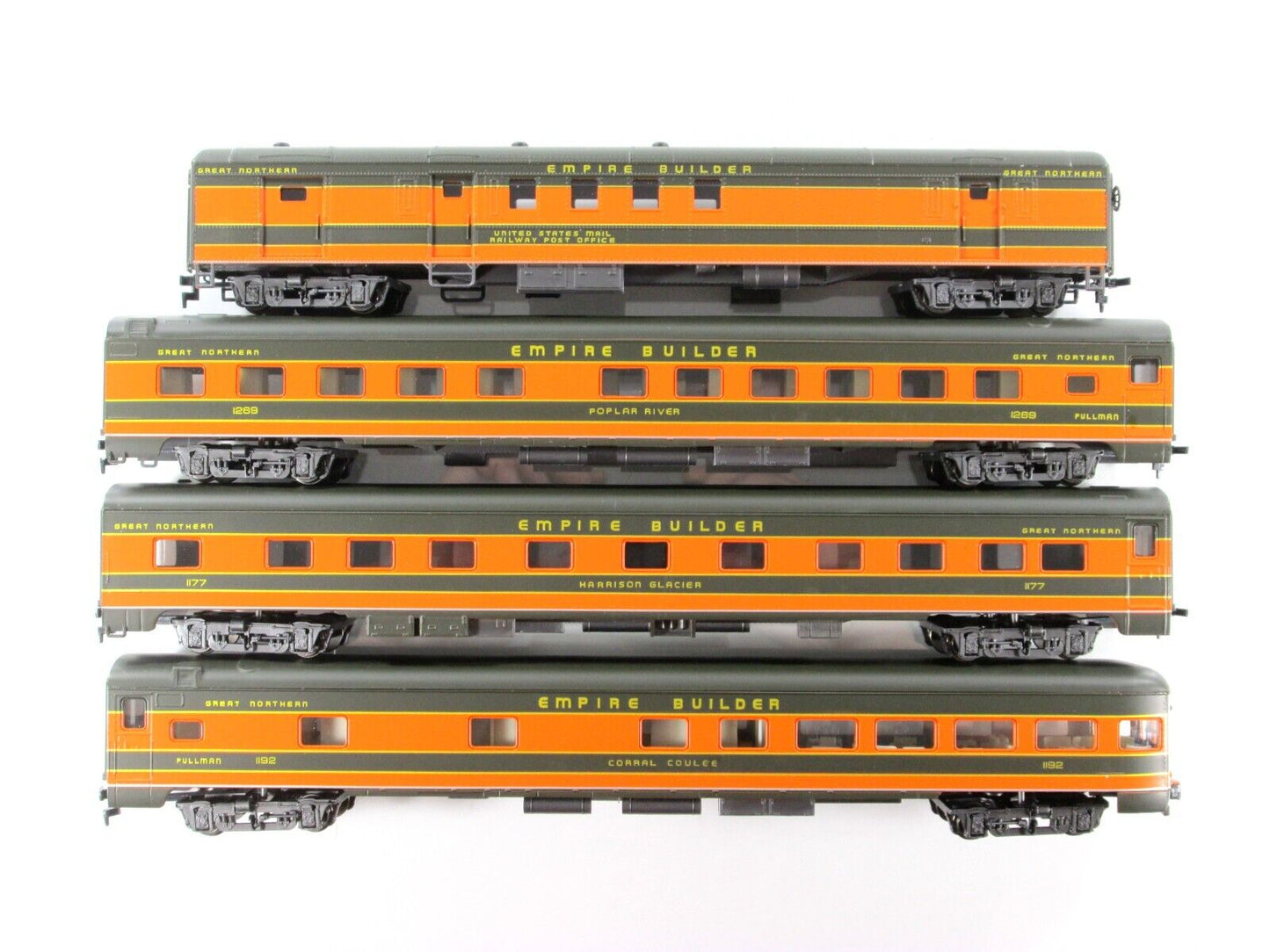 HO Scale **GREAT NORTHERN EMPIRE BUILDER** 1930s Passenger Set B -Rivarossi 6945