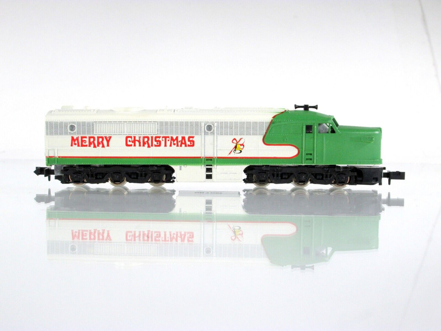 N Scale **MERRY CHRISTMAS** Holiday Alco PA-1 Diesel Locomotive --- Con-Cor 2061
