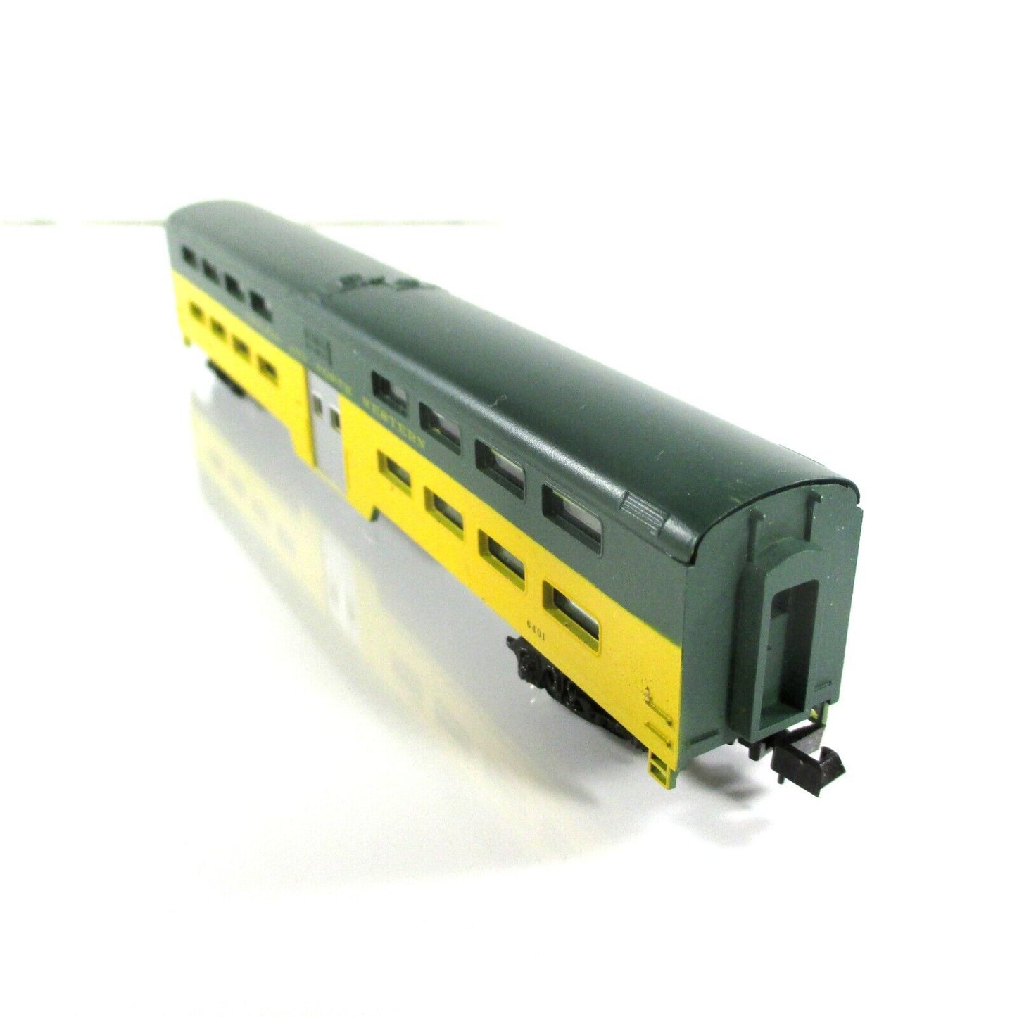 N Scale CHICAGO & NORTH WESTERN Bi-Level Commuter Coach Car, CNW -- Con-Cor 4401