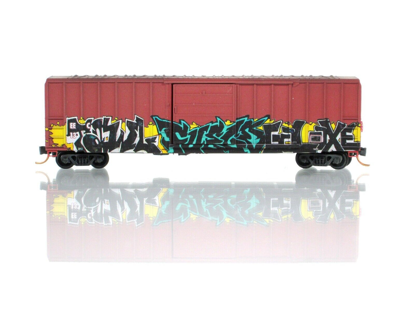 N Scale **EAST ERIE COMMERCIAL** Graffiti Box Car #1326 -- Micro Trains 02544007