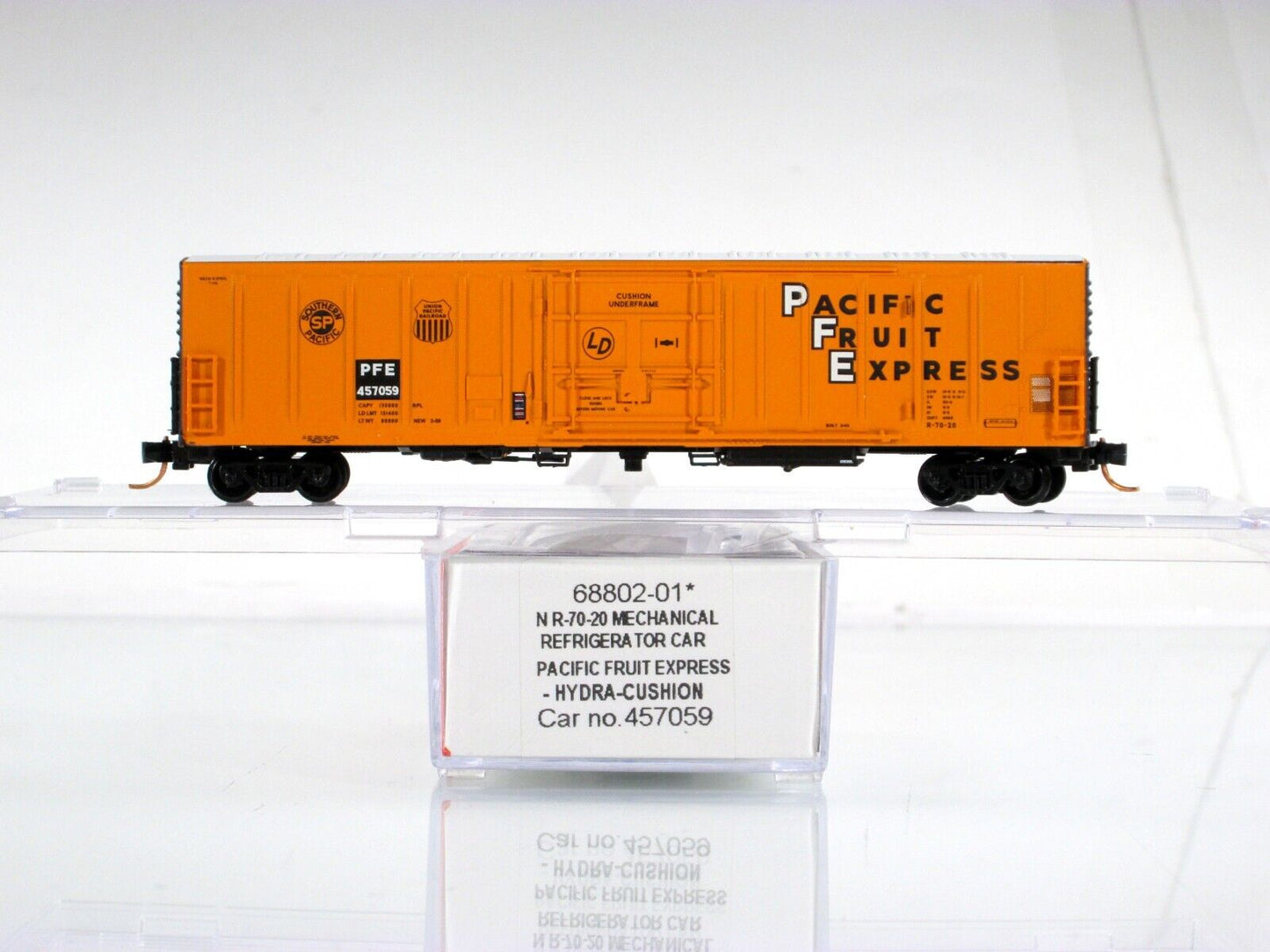 N Scale *PACIFIC FRUIT EXPRESS* UP-SP Reefer 12-Car Set Intermountain 68807 RARE