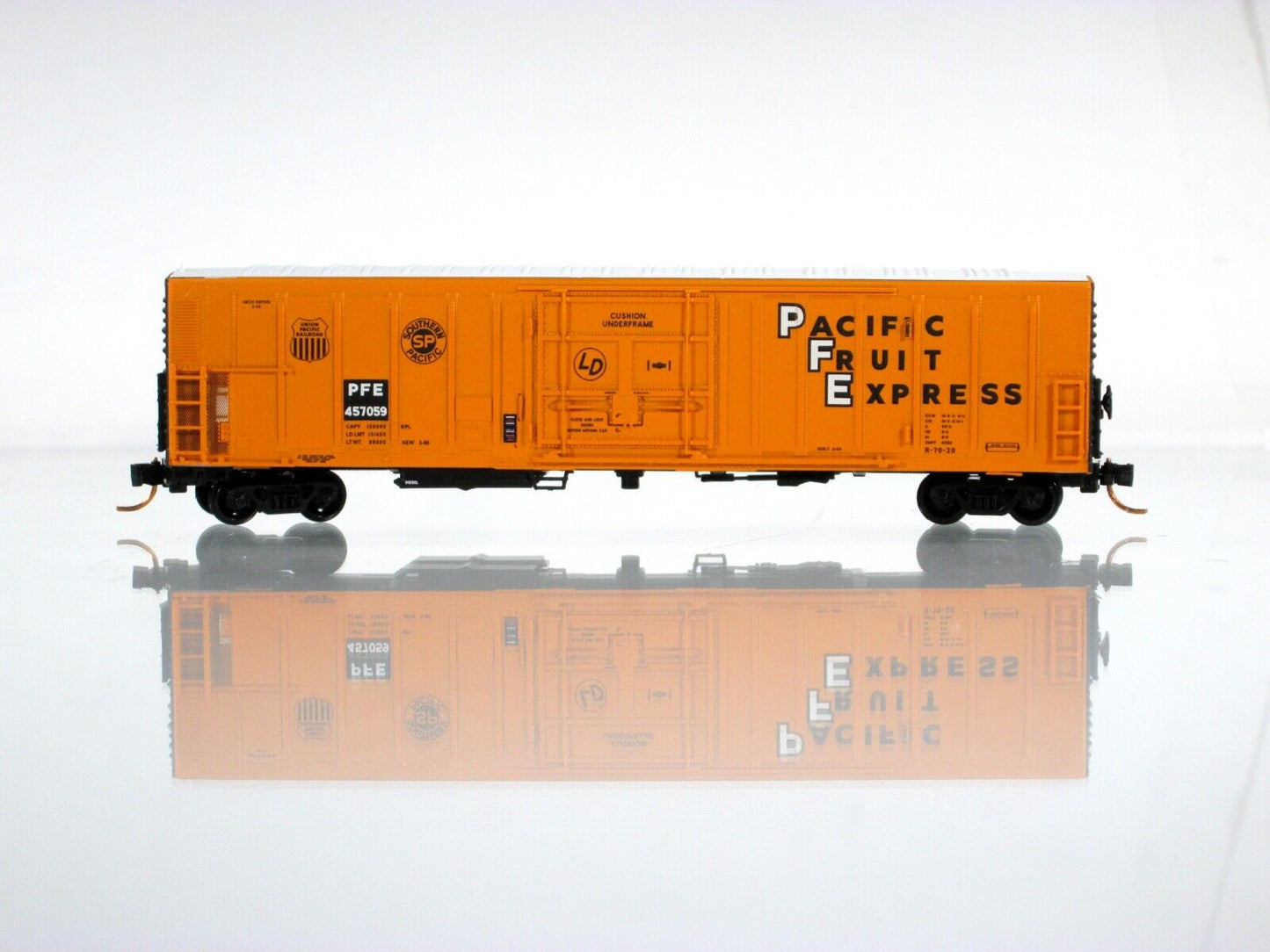 N Scale *PACIFIC FRUIT EXPRESS* UP-SP Reefer 12-Car Set Intermountain 68807 RARE