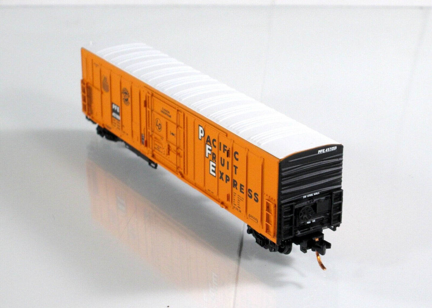 N Scale *PACIFIC FRUIT EXPRESS* UP-SP Reefer 12-Car Set Intermountain 68807 RARE