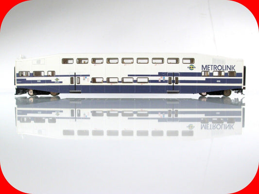 HO Scale ***METROLINK*** Bombardier Commuter Control Car #608 ----- Athearn 2540