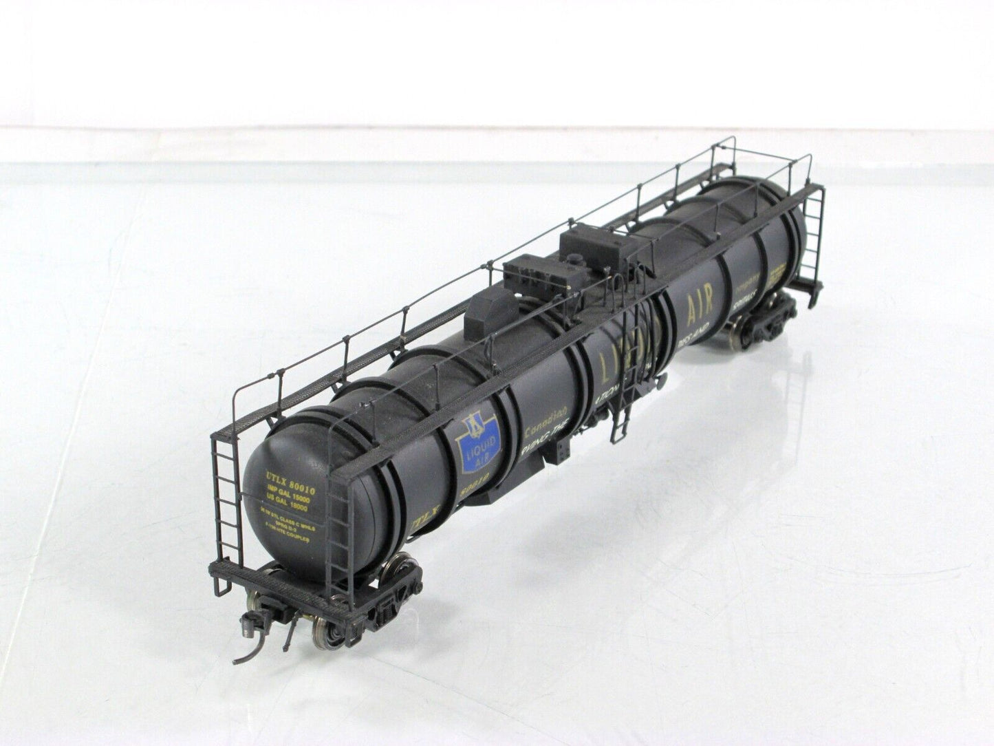 HO Scale BRASS ***LIQUID AIR*** 15,000 Gallon 61' Tank Car ----- Overland Models