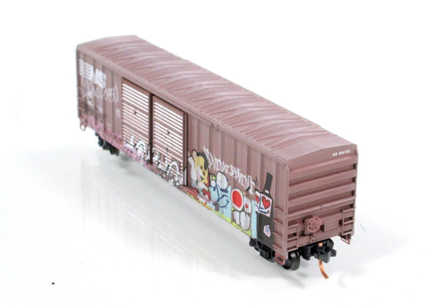 N Scale **NORFOLK SOUTHERN** Weathered Box Car #404163- Micro Trains 03044220