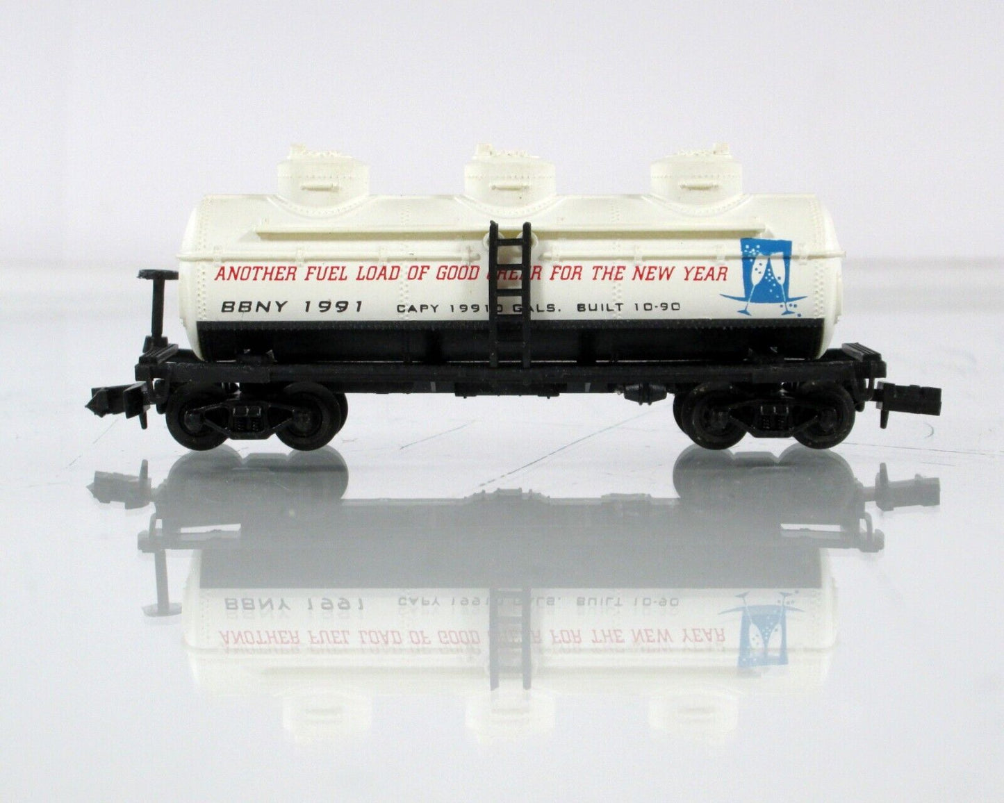 N Scale ***HAPPY NEW YEAR*** 3-Dome Tank Car, BBNY 1991 - Bev-Bel 2183 ***RARE**