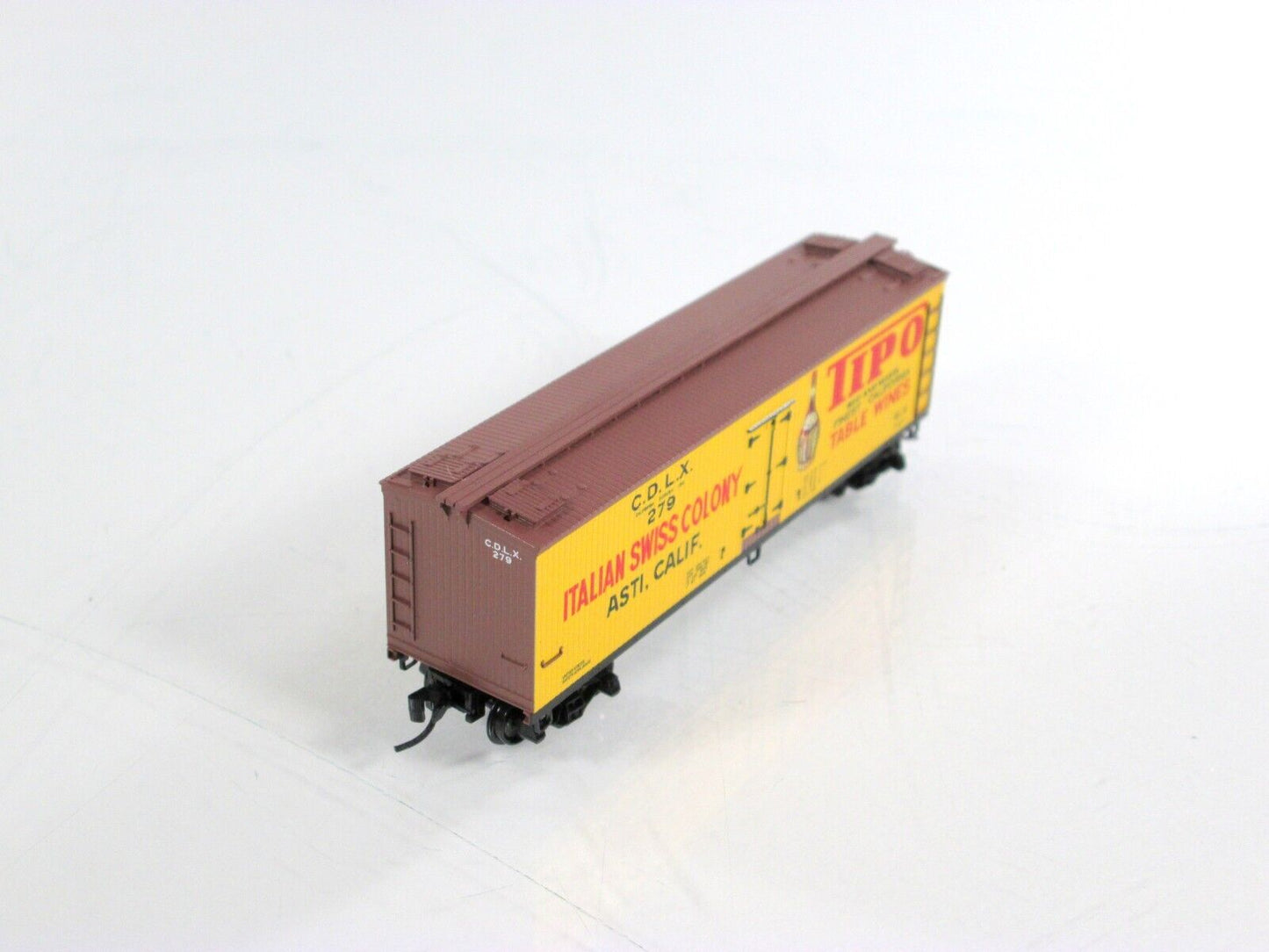 N Scale **TIPO TABLE WINES** Ice Reefer (Grape to Glass) - Micro Trains 04700440