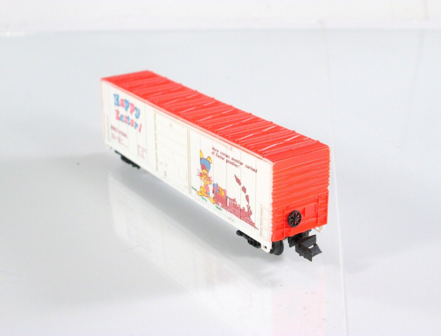 N Scale ***HAPPY EASTER*** 50' Single Door Box Car -- BBEX 41590 -- Bev-Bel 2172