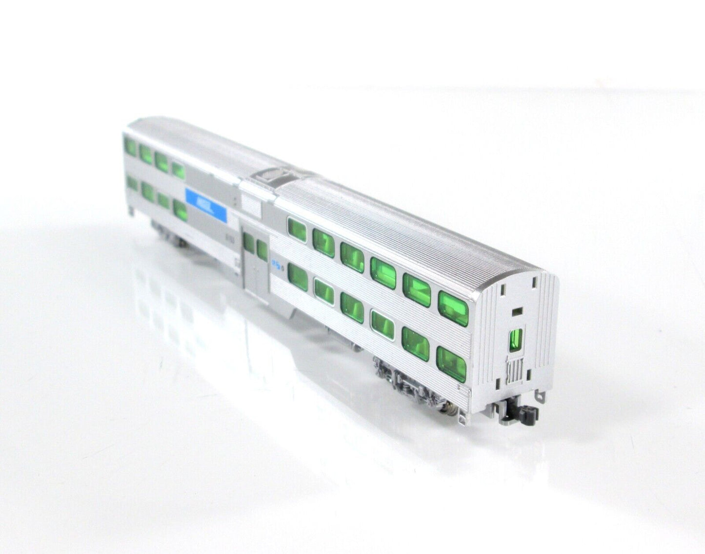 N Scale **CHICAGO METRA** Bi-Level Commuter Passenger Car #6153 -- Kato 106-8701