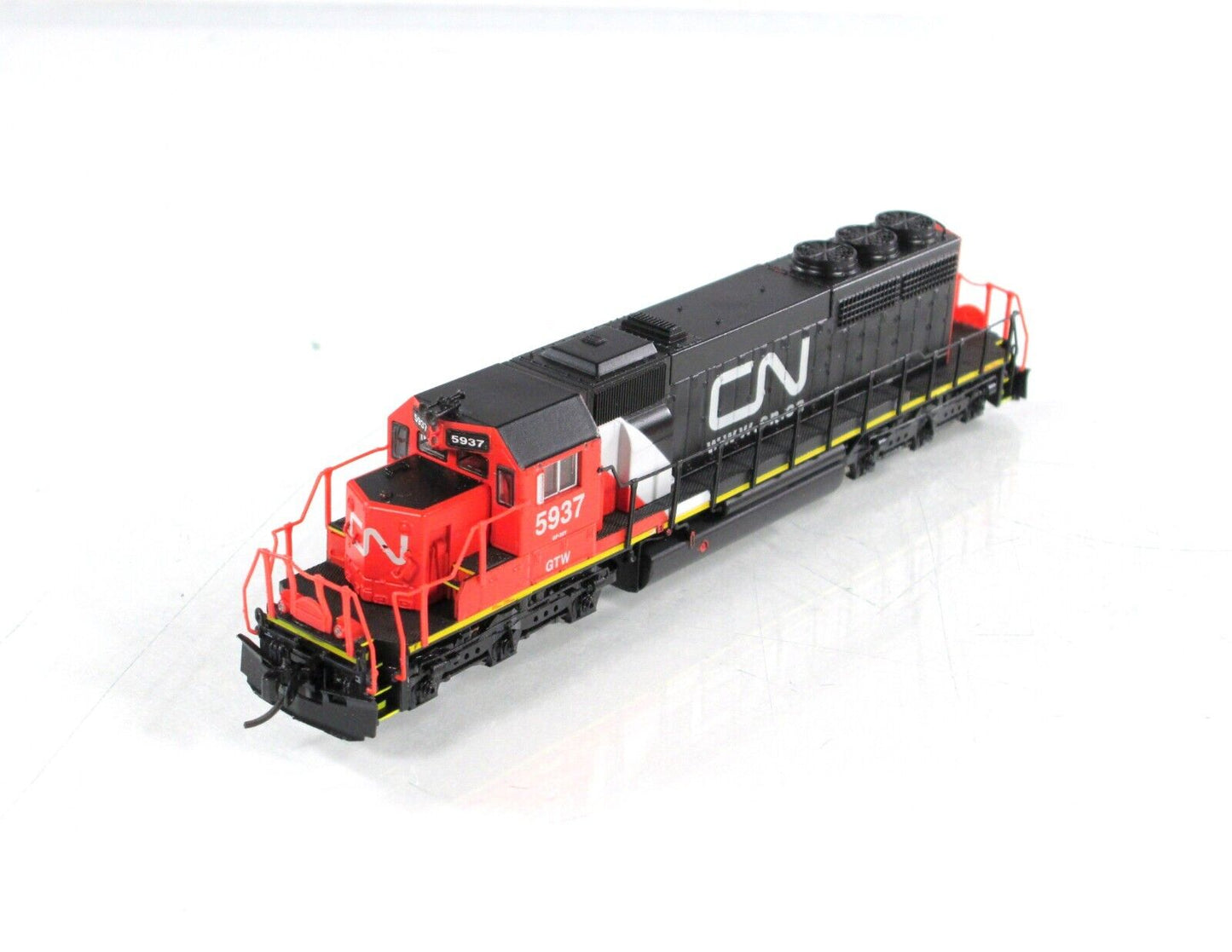 N Scale ***CANADIAN NATIONAL*** SD40-2 #5937 - Broadway 3708, DCC Paragon3 Sound