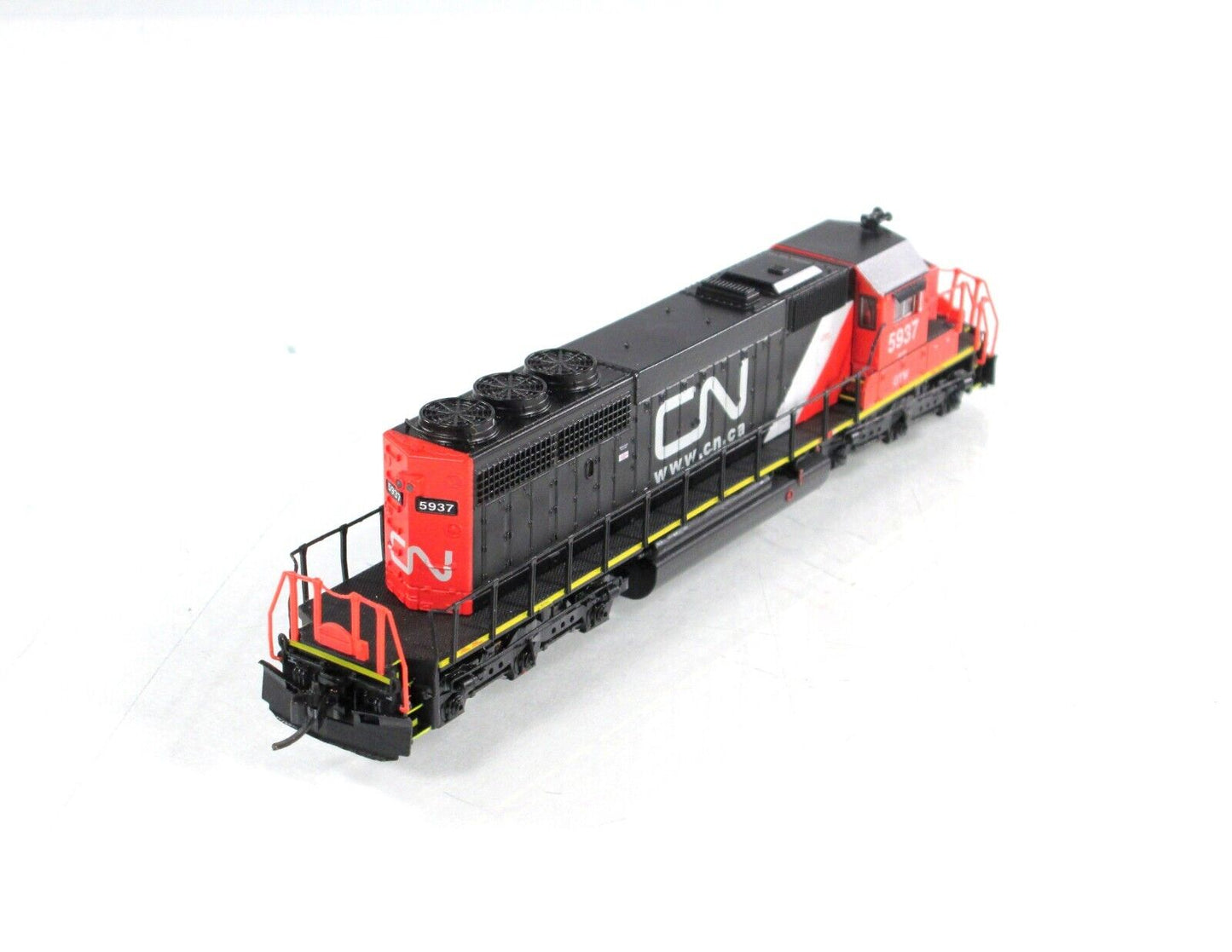 N Scale ***CANADIAN NATIONAL*** SD40-2 #5937 - Broadway 3708, DCC Paragon3 Sound