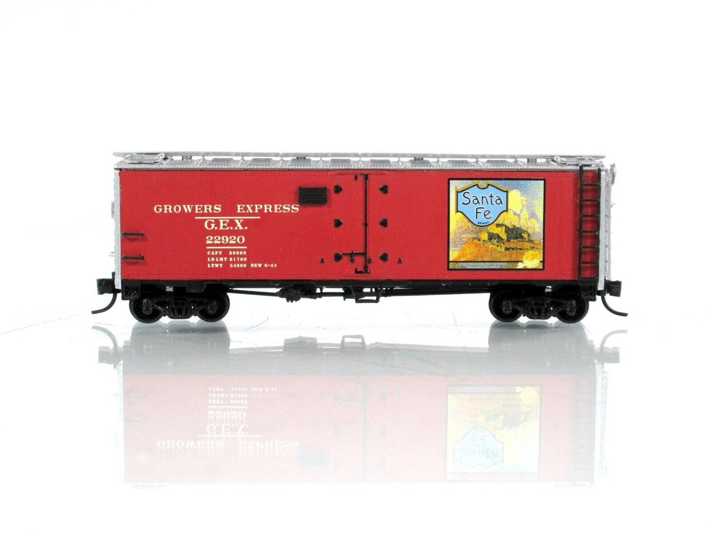 N Scale ***GROWERS EXPRESS, SANTA FE*** Reefer #22920 - YesterYear, MTL Couplers