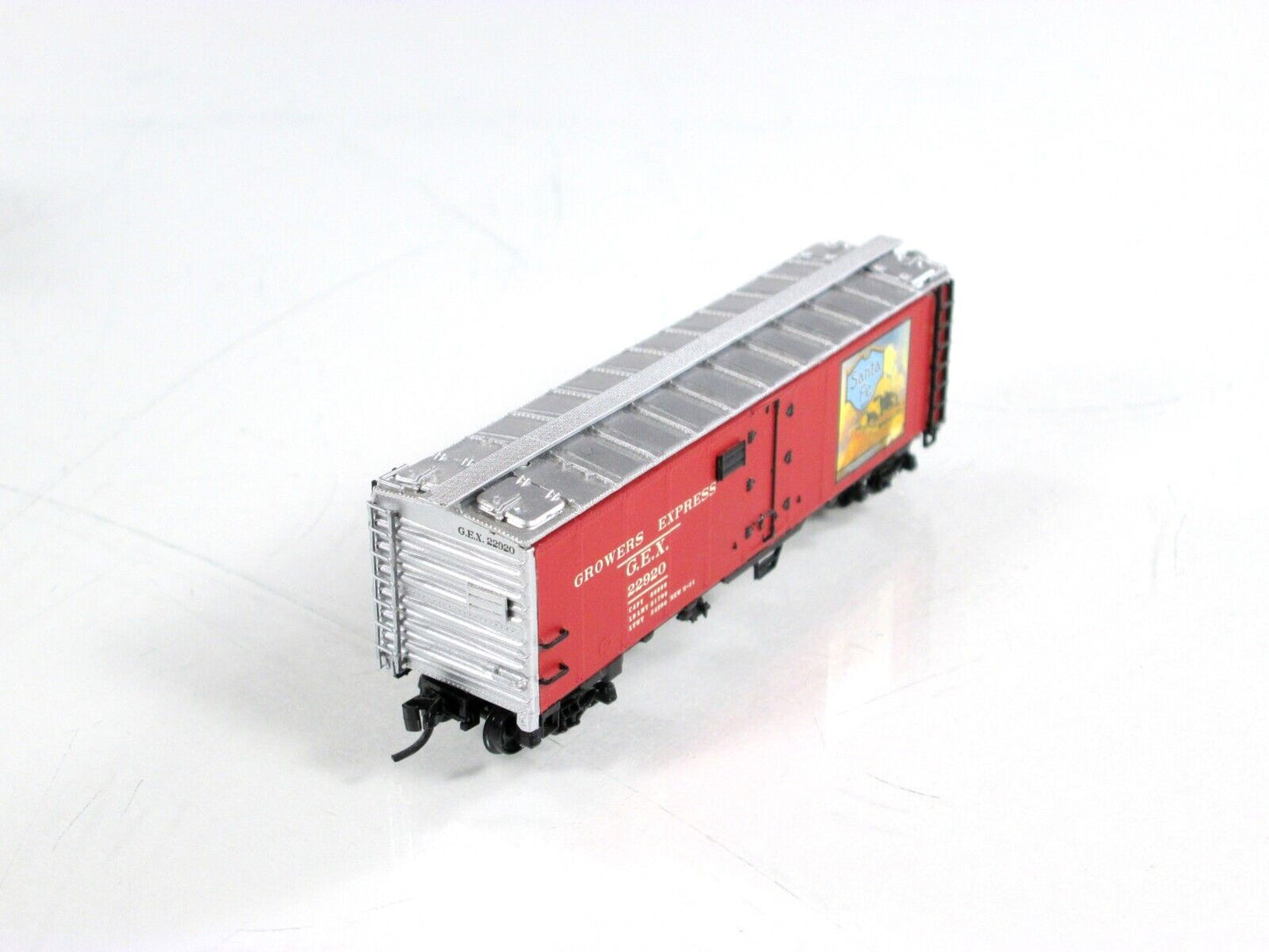 N Scale ***GROWERS EXPRESS, SANTA FE*** Reefer #22920 - YesterYear, MTL Couplers