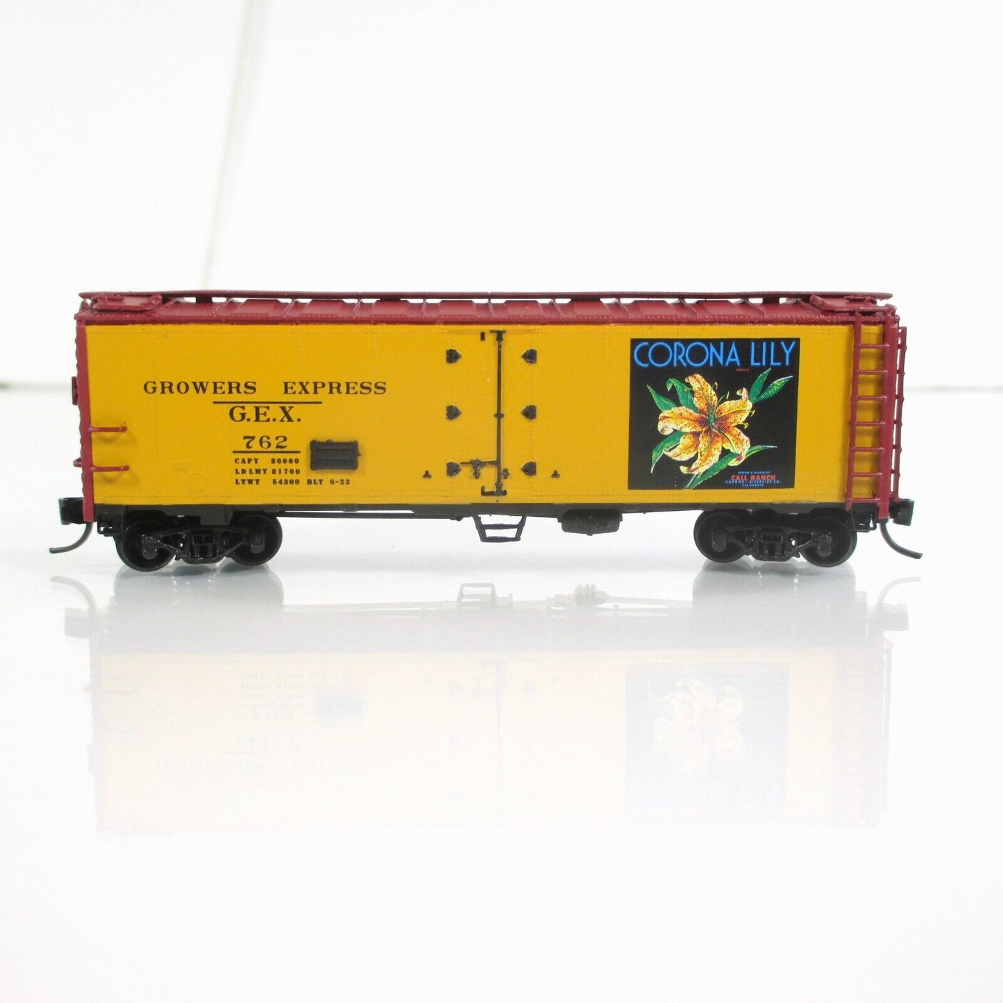N Scale ***GROWERS EXPRESS, CORONA LILY*** Reefer #762 -YesterYear, MTL Couplers