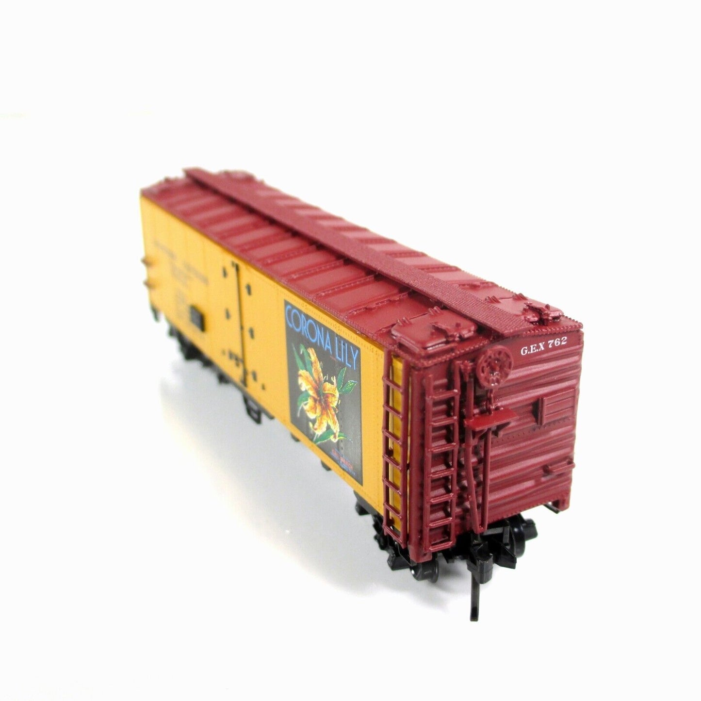 N Scale ***GROWERS EXPRESS, CORONA LILY*** Reefer #762 -YesterYear, MTL Couplers