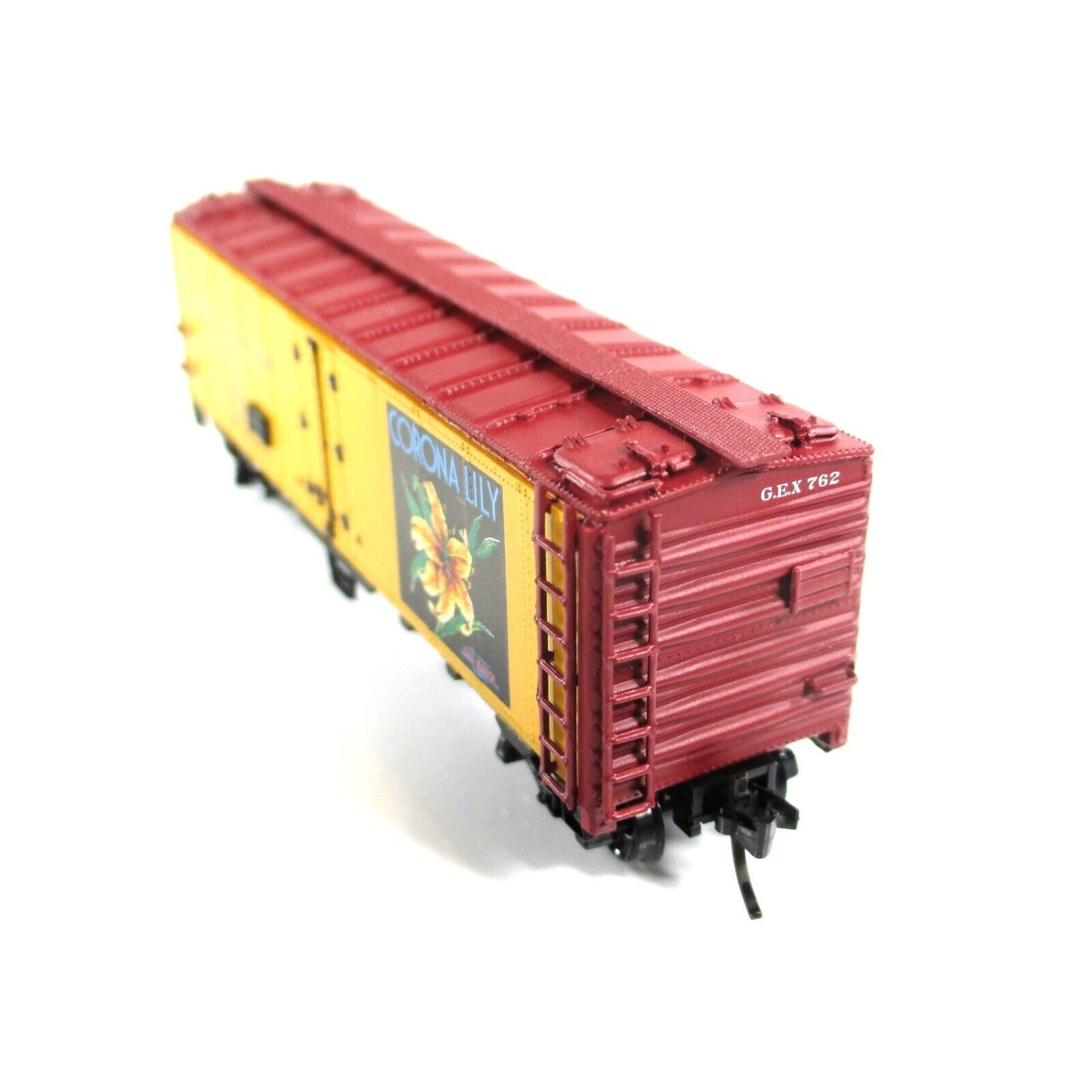 N Scale ***GROWERS EXPRESS, CORONA LILY*** Reefer #762 -YesterYear, MTL Couplers