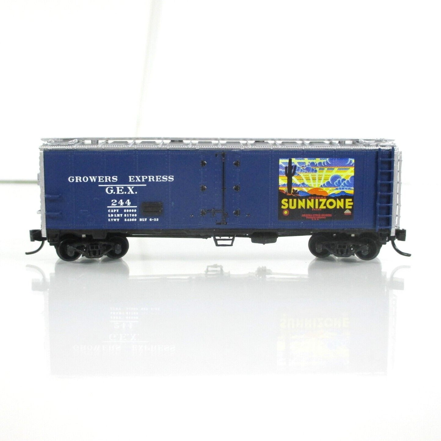 N Scale ***GROWERS EXPRESS, SUNNIZONE*** Reefer #244 -- YesterYear, MTL Couplers