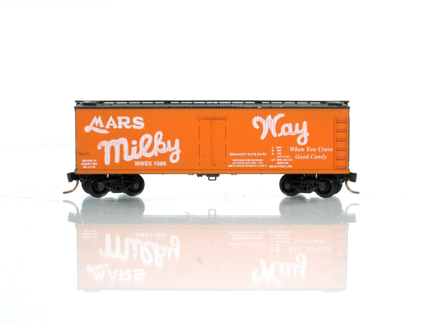 N Scale ***MARS MILKY WAY CANDY*** Wood Reefer -- Premiere Editions, MTL **RARE*