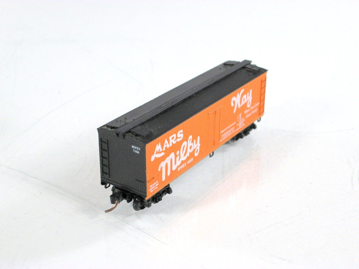 N Scale ***MARS MILKY WAY CANDY*** Wood Reefer -- Premiere Editions, MTL **RARE*