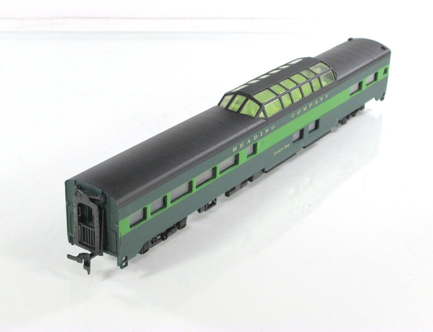 HO Scale ***READING*** Lightweight Passenger Car 8-Pack Set - IHC 48228