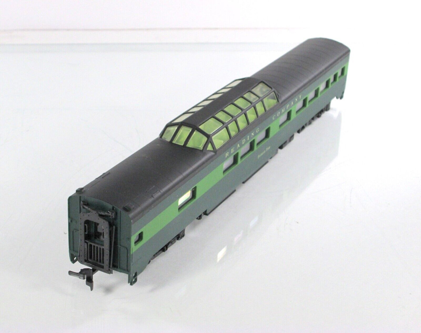 HO Scale ***READING*** Lightweight Passenger Car 8-Pack Set - IHC 48228