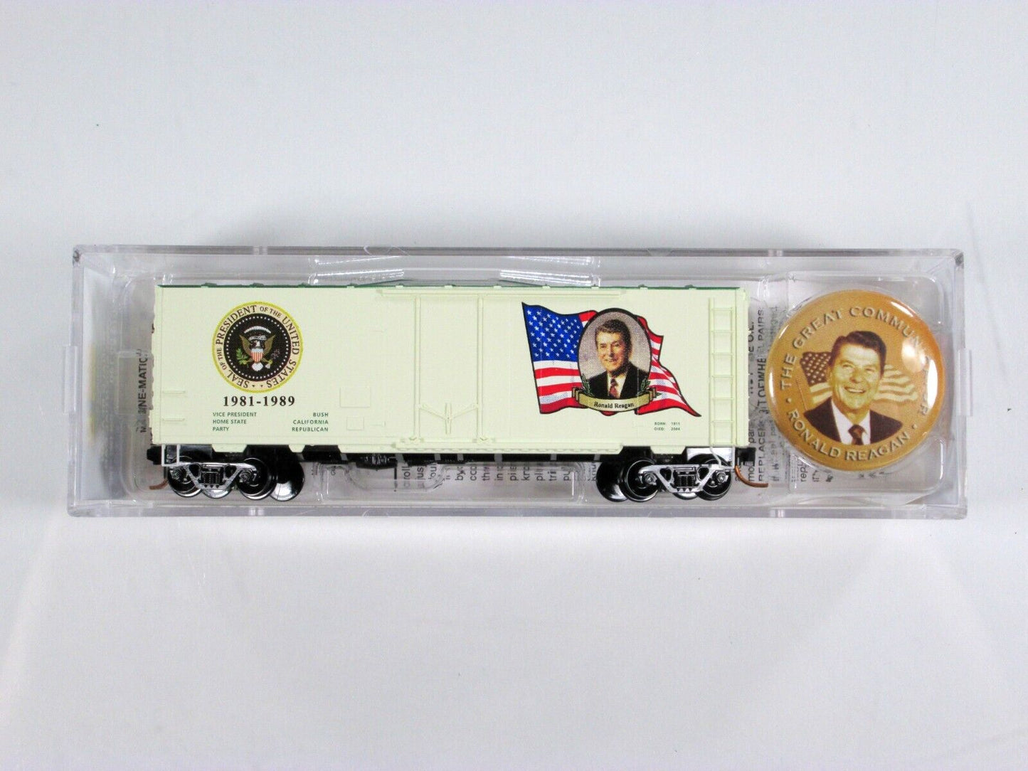 N Scale ***RONALD REAGAN*** Presidential Box Car - Micro Trains 07400140 **RARE*