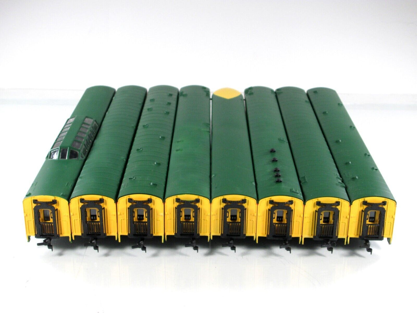 HO Scale **ILLINOIS CENTRAL CITY of MIAMI** Passenger Car 8-Pack Set --IHC 50414