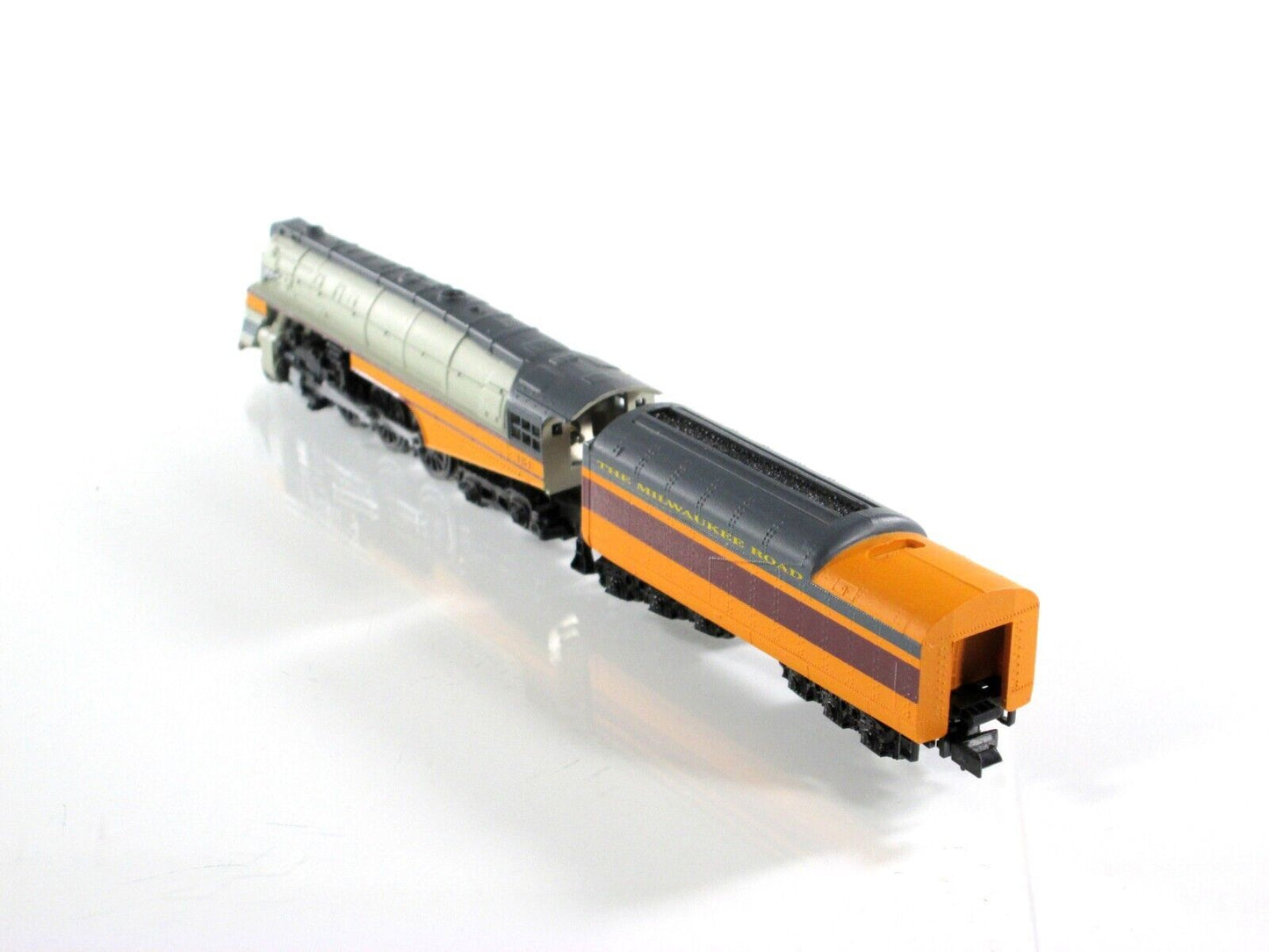N Scale *MILWAUKEE Road HIAWATHA* J3a 4-6-4 Steam Locomotive #151 - Con-Cor 3091