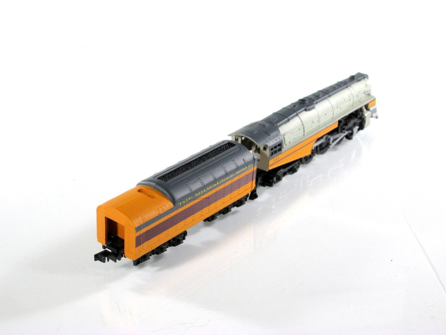 N Scale *MILWAUKEE Road HIAWATHA* J3a 4-6-4 Steam Locomotive #151 - Con-Cor 3091