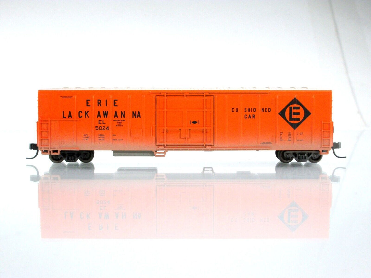 N Scale ***ERIE LACKAWANNA*** Weathered 50' Box Car, EL 5024 ----- Athearn 11169