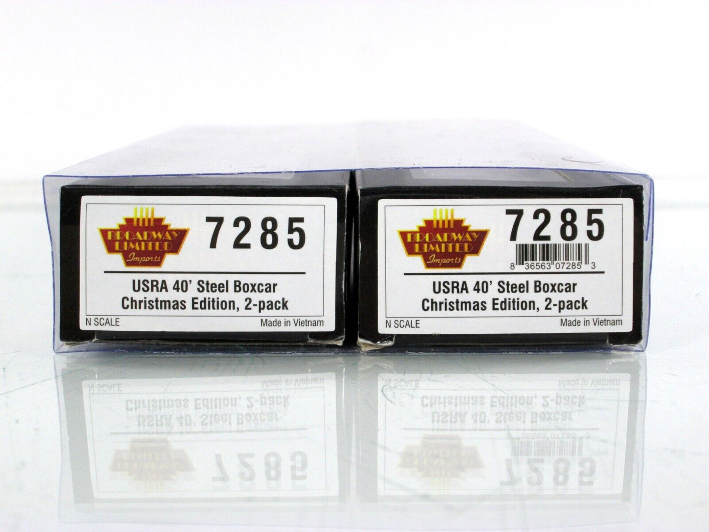 N Scale ***MERRY CHRISTMAS*** Box Car 2-Pack - Broadway Limited 7285 ***RARE***