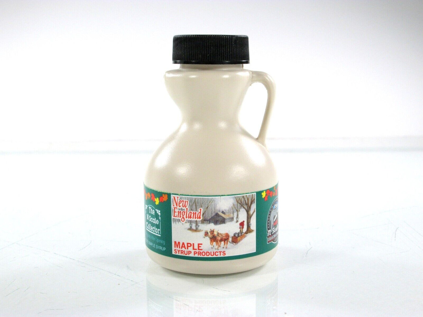 Z Scale ***NEW ENGLAND MAPLE SYRUP*** Reefer, Building Set -Micro Trains Special