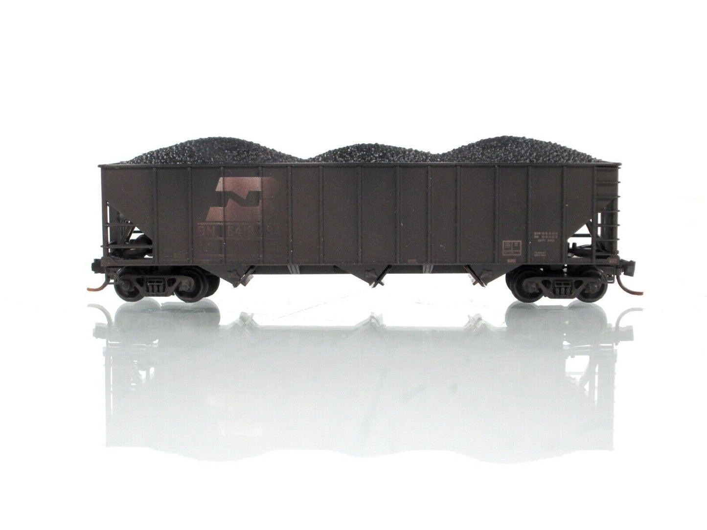 N Scale ***BN*** Christmas Tree Coal Hopper -- Micro Trains 99502061 **VERY RARE