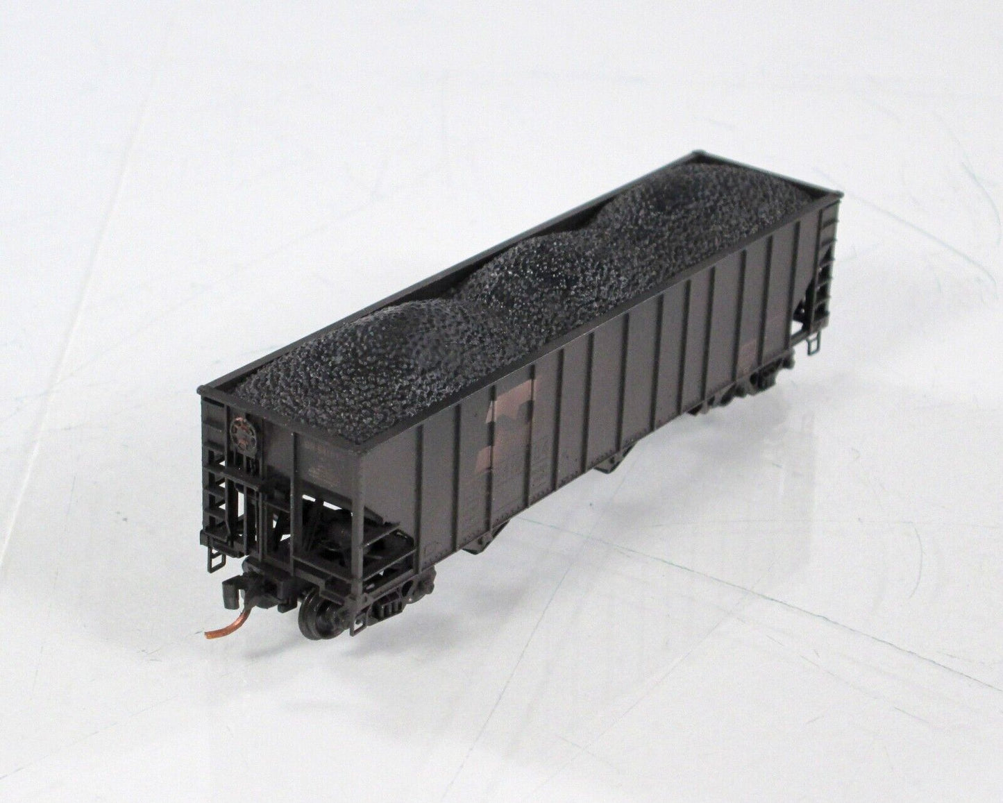N Scale ***BN*** Christmas Tree Coal Hopper -- Micro Trains 99502061 **VERY RARE