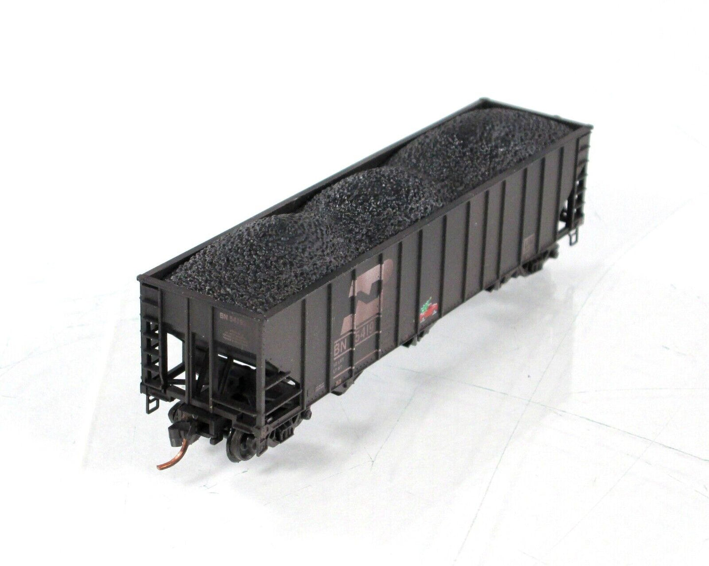 N Scale ***BN*** Christmas Tree Coal Hopper -- Micro Trains 99502061 **VERY RARE