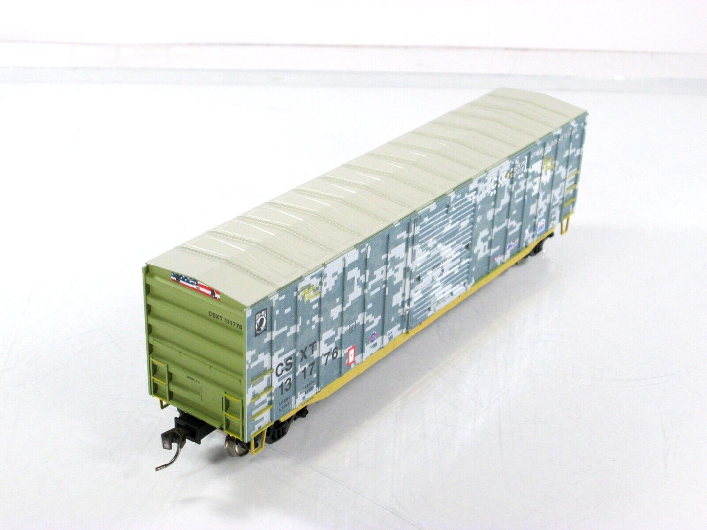 HO Scale ***HONORING VETERANS*** 50' Box Car, CSX 131776 - Atlas TWTL07 **RARE