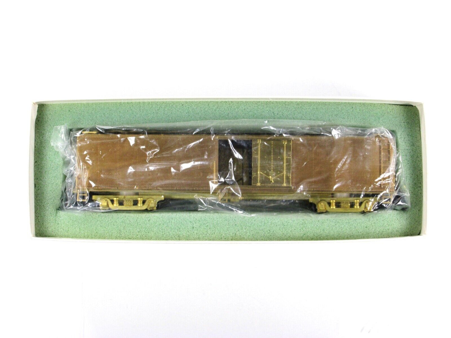 HO Scale BRASS ***EXPRESS REEFER*** Car - Lambert Associates,  Knuckle Couplers
