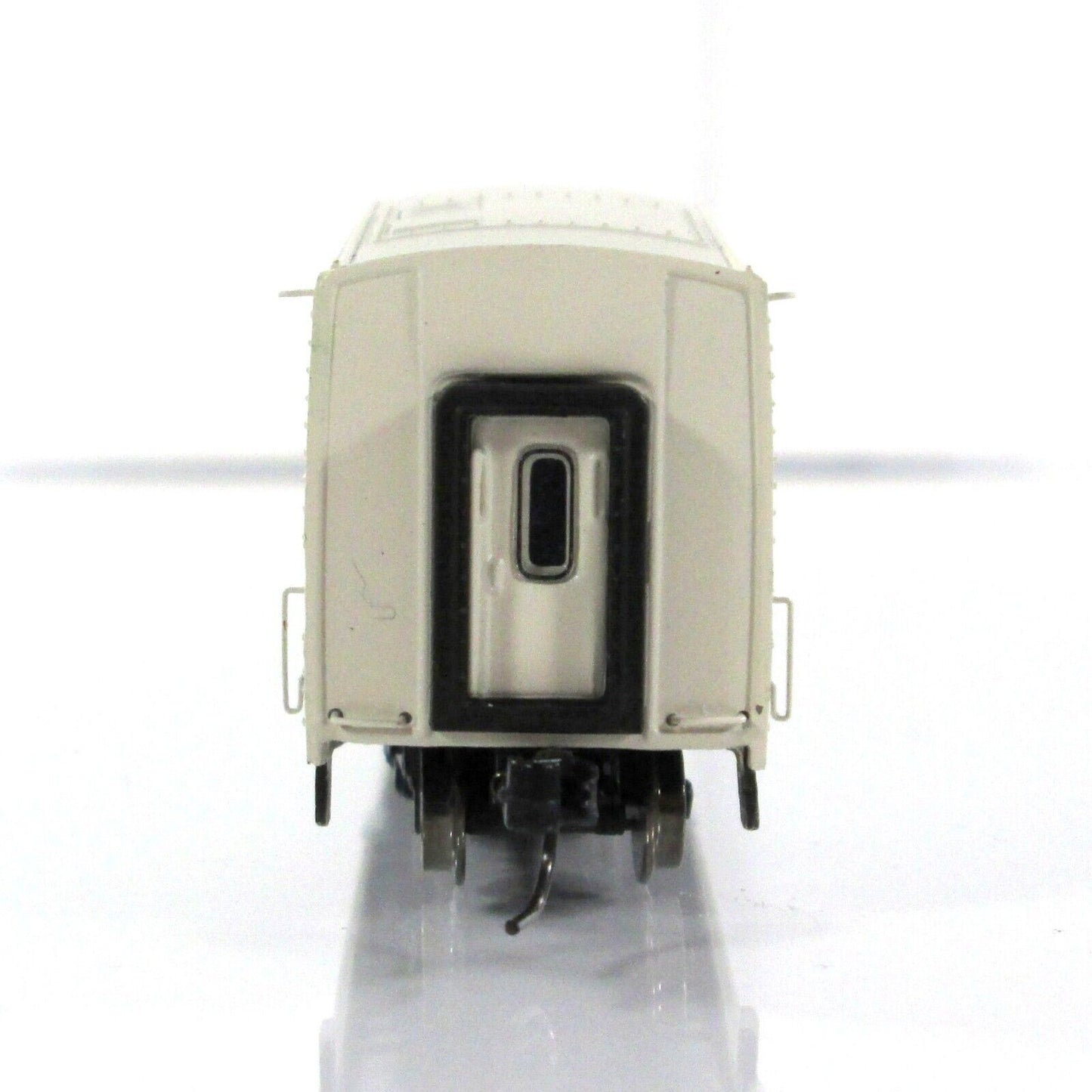 N Scale **GO TRANSIT** BOMBARDIER Bi-Level Passenger Coach #2018 - Athearn 10153
