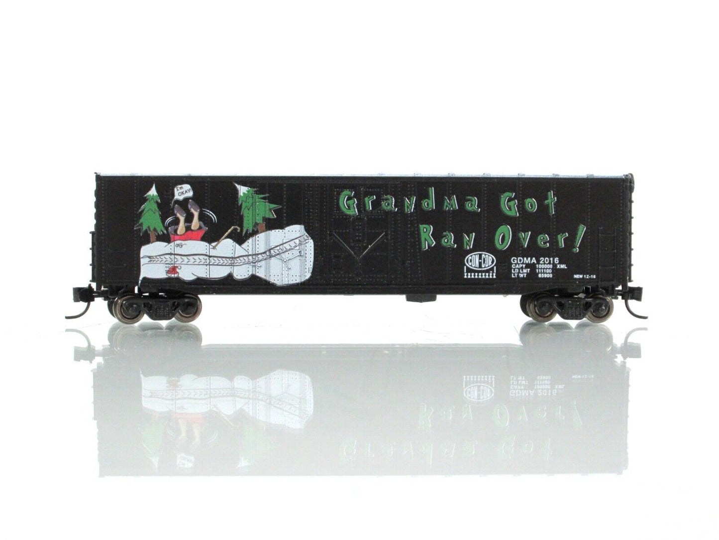 N Scale **GRANDMA GOT RUN OVER BY A REINDEER** Xmas 2016 Box Car - Con-Cor *RARE