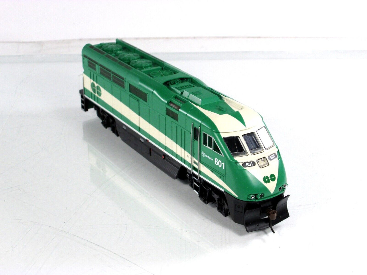 HO Scale ***GO TRANSIT*** Bombardier F59PHI #601 ------ Athearn 26309, DCC Ready