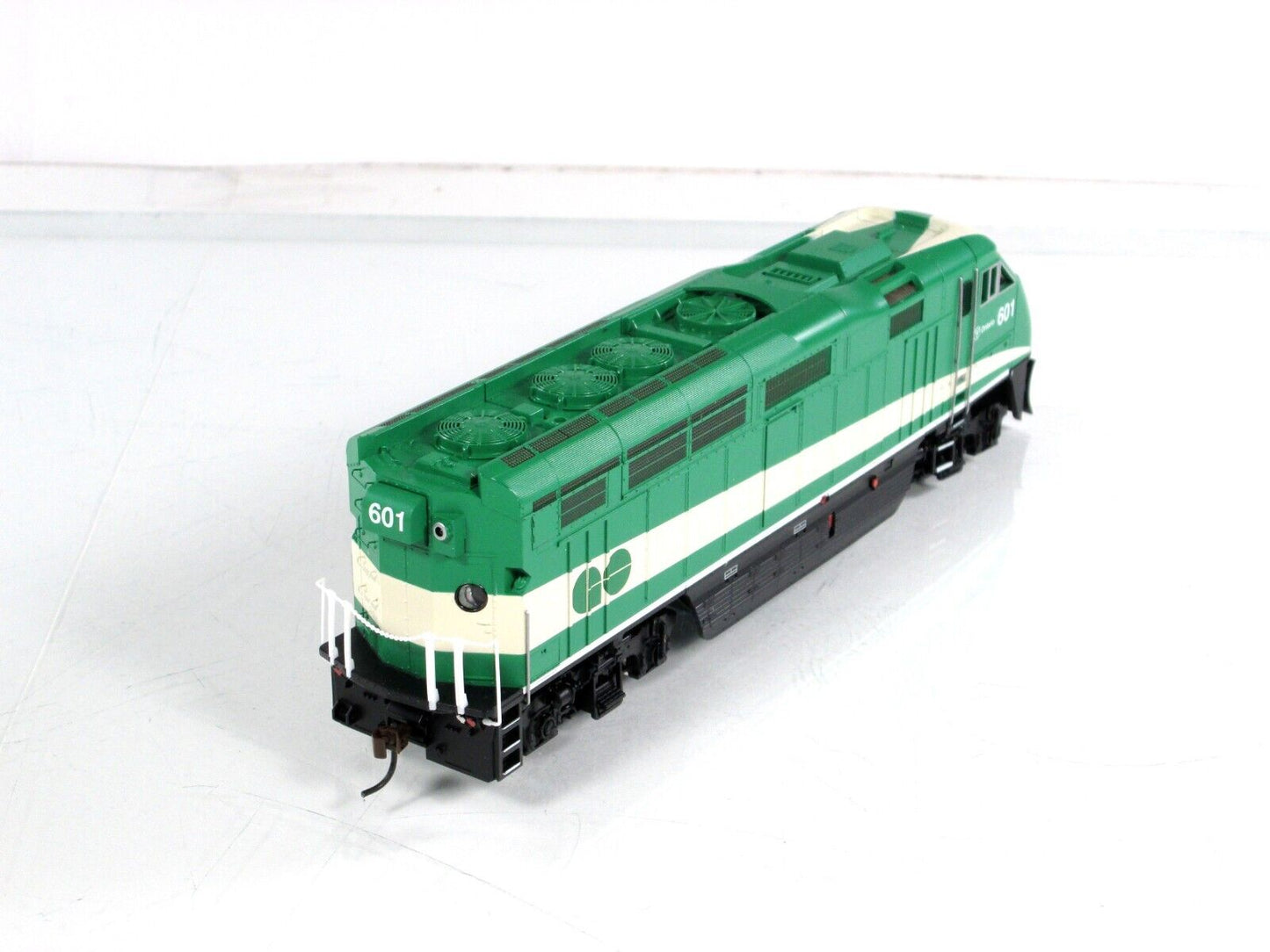 HO Scale ***GO TRANSIT*** Bombardier F59PHI #601 ------ Athearn 26309, DCC Ready