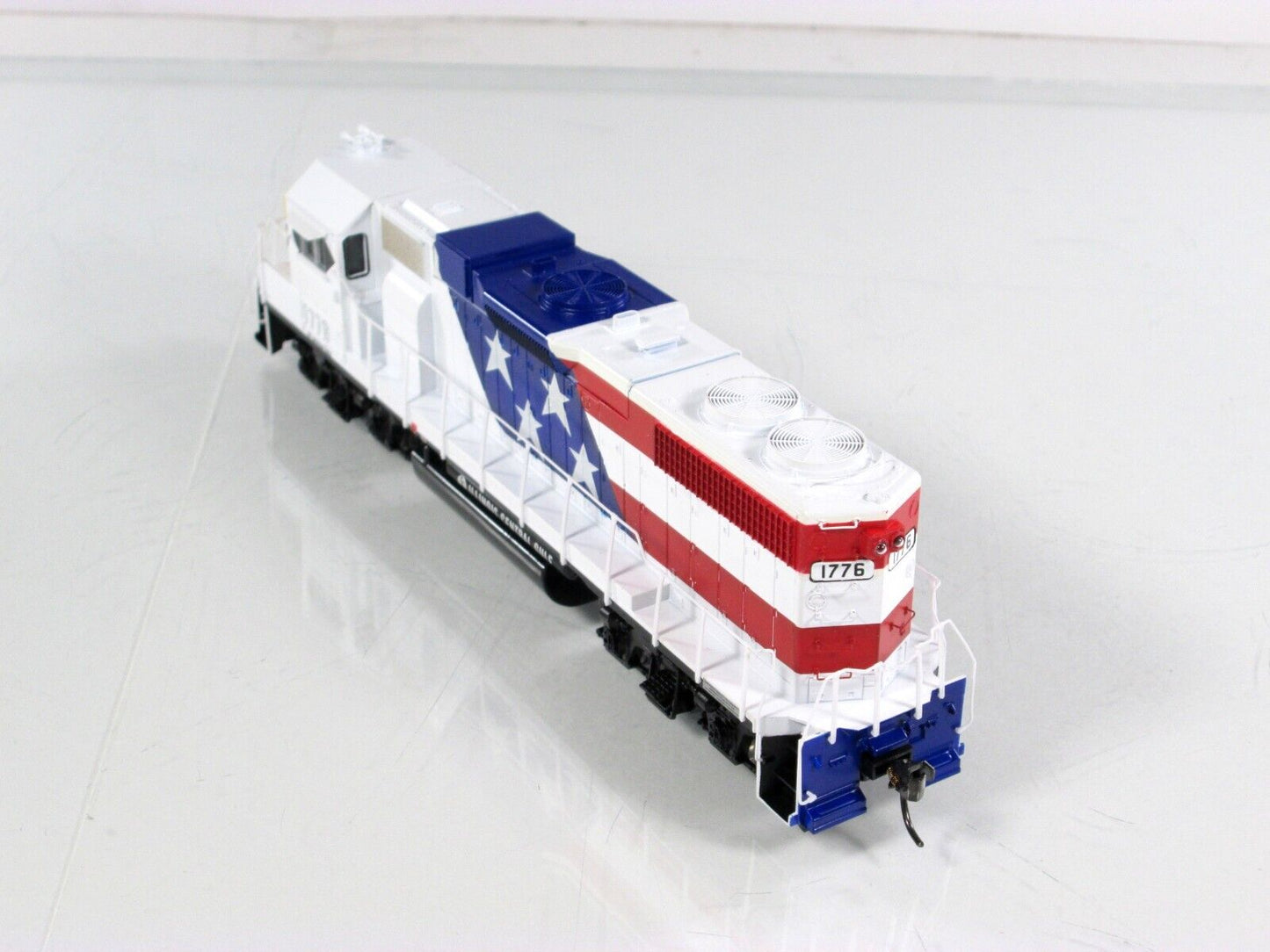 HO Scale ***ICG*** BICENTENNIAL GP38-2 Locomotive #1776 -- Athearn 78904, w/ DCC