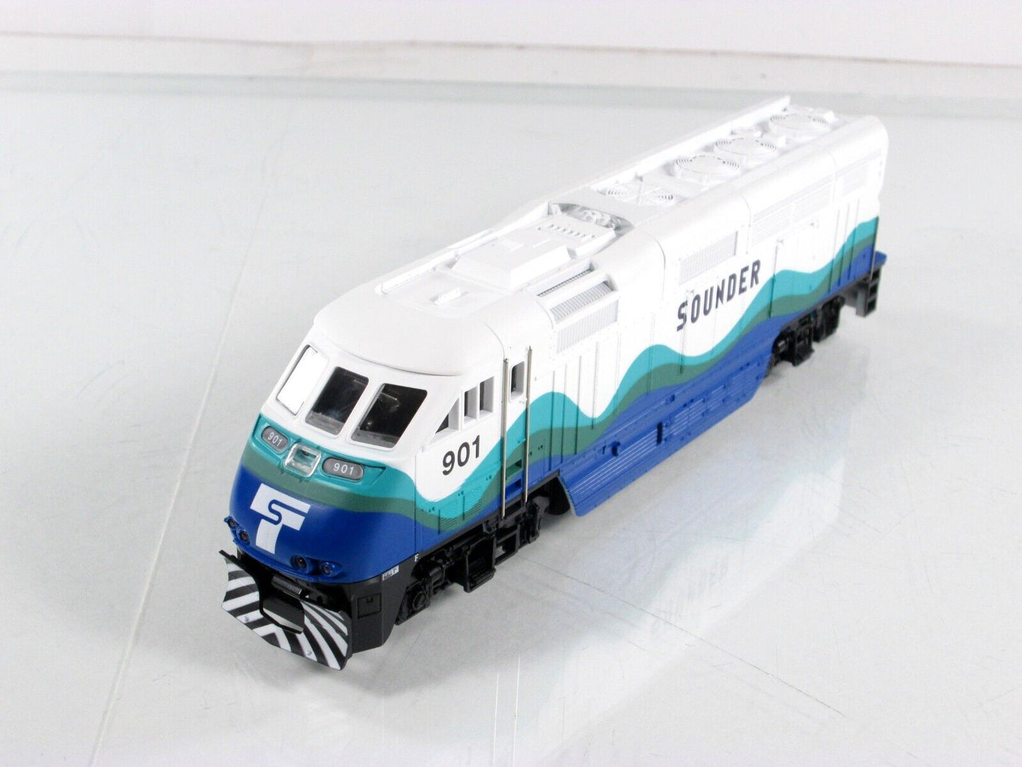 HO Scale ***SEATTLE SOUNDER*** Bombardier F59PHI Locomotive #901 -- Athearn 2610