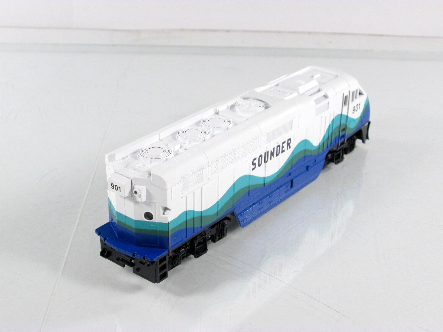 HO Scale ***SEATTLE SOUNDER*** Bombardier F59PHI Locomotive #901 -- Athearn 2610