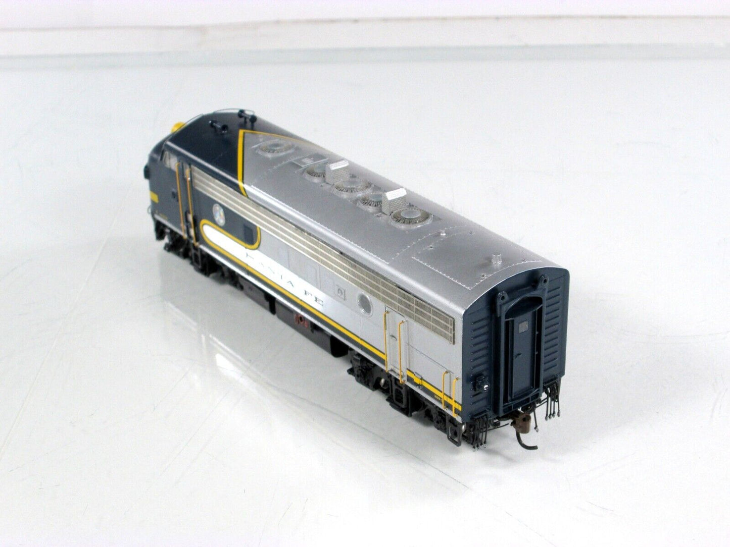 HO Scale ***SANTA FE*** F7A Freight Locomotive #329 ---- Athearn G22061, DCC Rdy