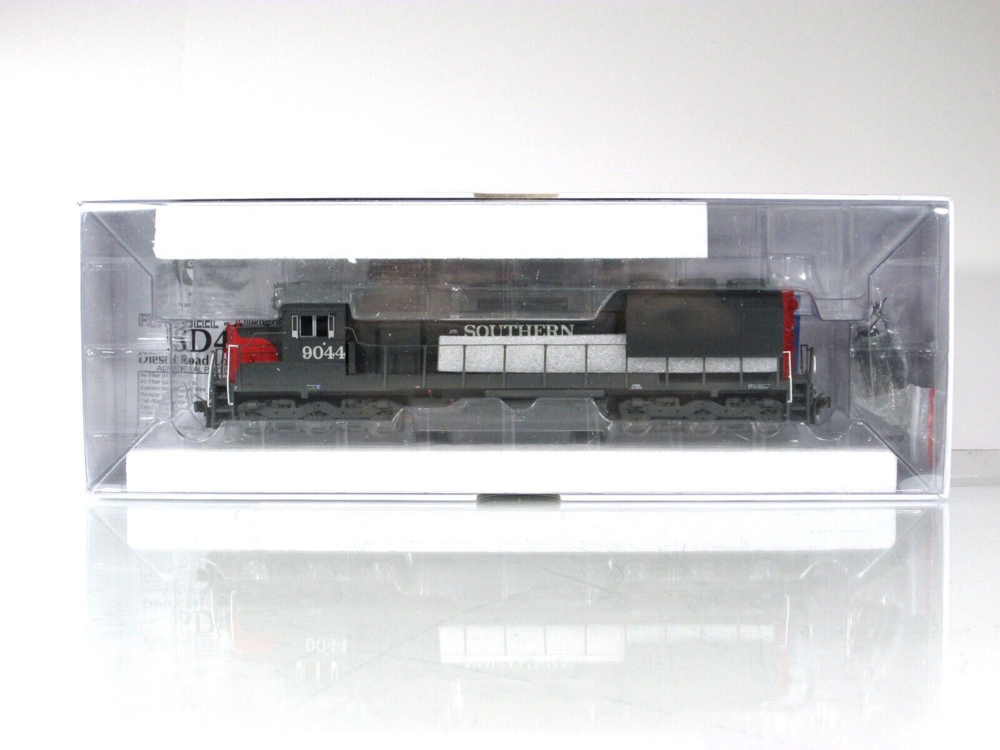 HO Scale ***SOUTHERN PACIFIC*** SD45 Locomotive #9044 ---- Athearn 98065, w/ DCC