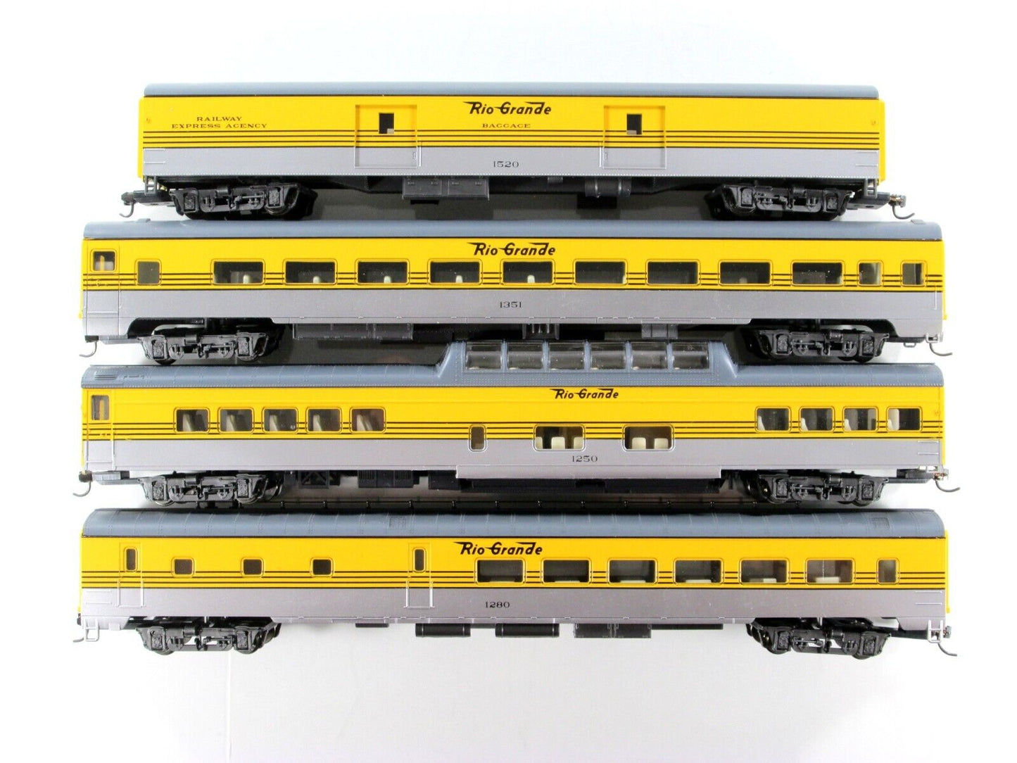 HO Scale *DENVER RIO GRANDE 1930s Passenger Set A -Rivarossi 6936, Knuckle Cplrs